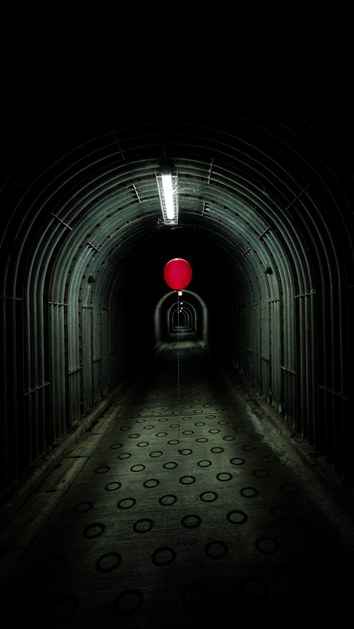 『IT/イット』前日譚「ウェルカム・トゥ・デリー」USと同時配信開始 恐怖シーン満載の60秒予告解禁