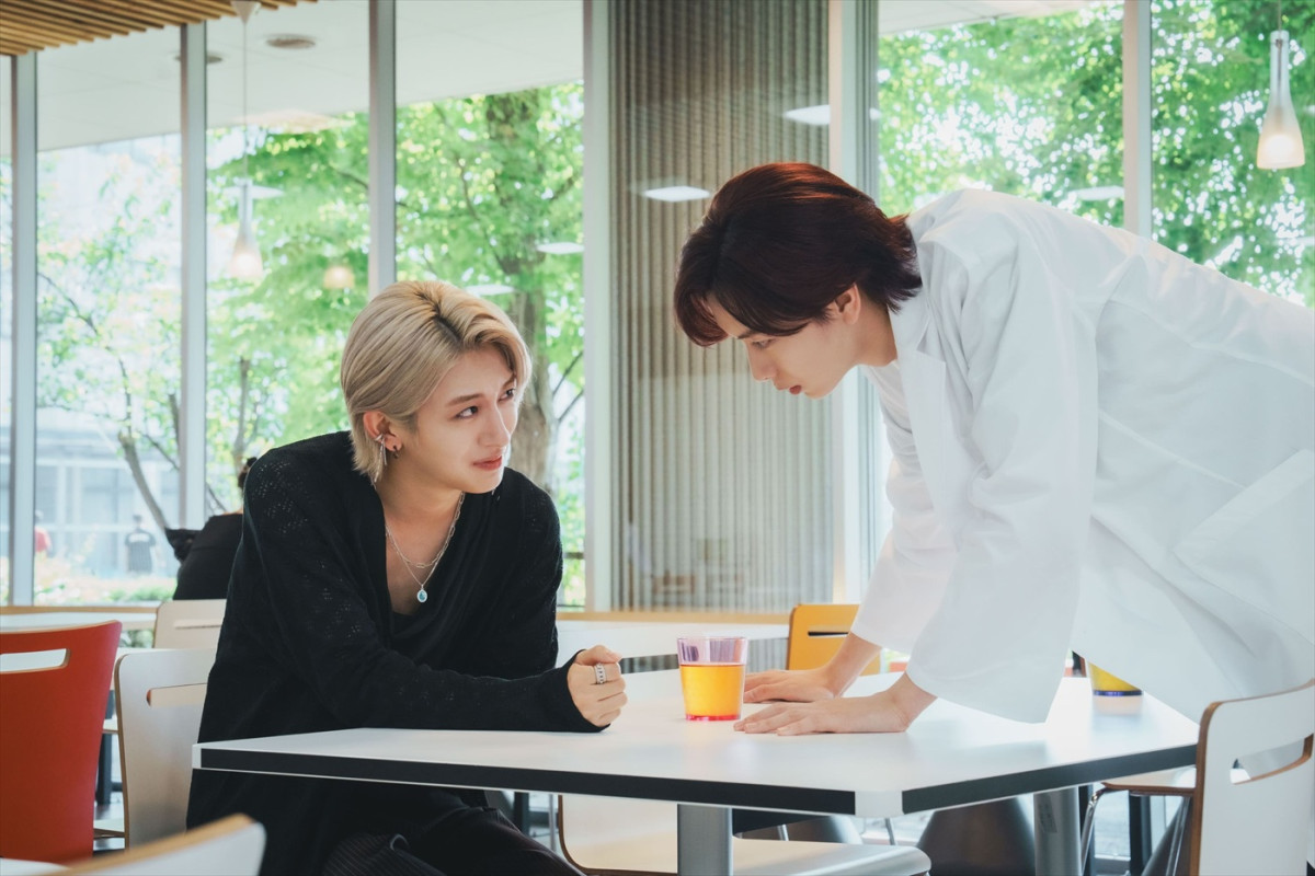 MAZZEL・NAOYA&龍宮城・冨田侑暉W主演ドラマ『セラピーゲーム』舞台化決定! 第2話場面写真も公開