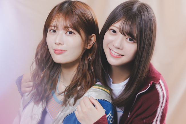 (左から)乃木坂46・岩本蓮加、冨里奈央