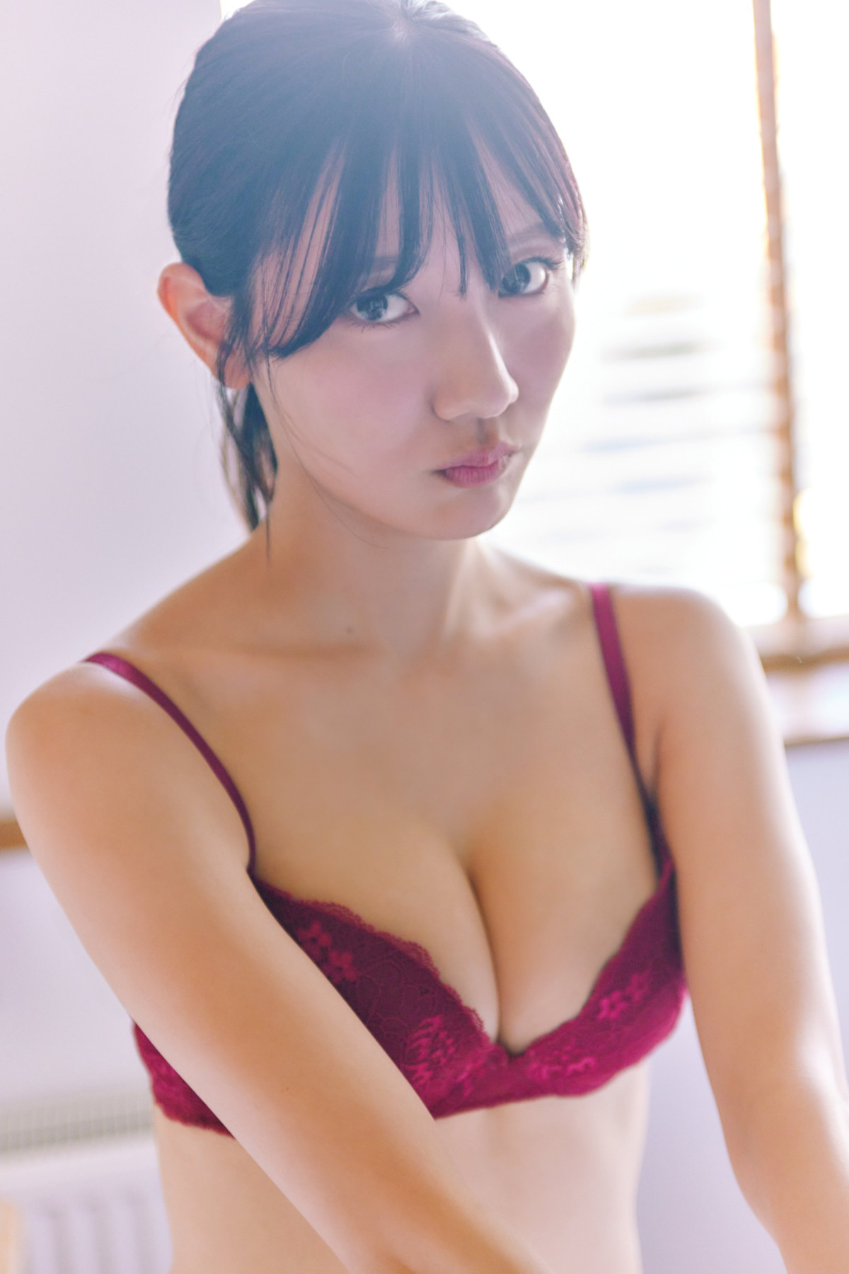 日向坂46・河田陽菜2nd写真集『テイクオフ』、ワインレッドのランジェリー姿にドキッ　先行カット解禁