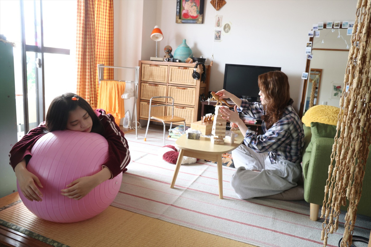 乃木坂46・田村真佑、ドラマ『ふたりエスケープ』に出演！　岩本蓮加＆冨里奈央が聴くラジオのDJ役