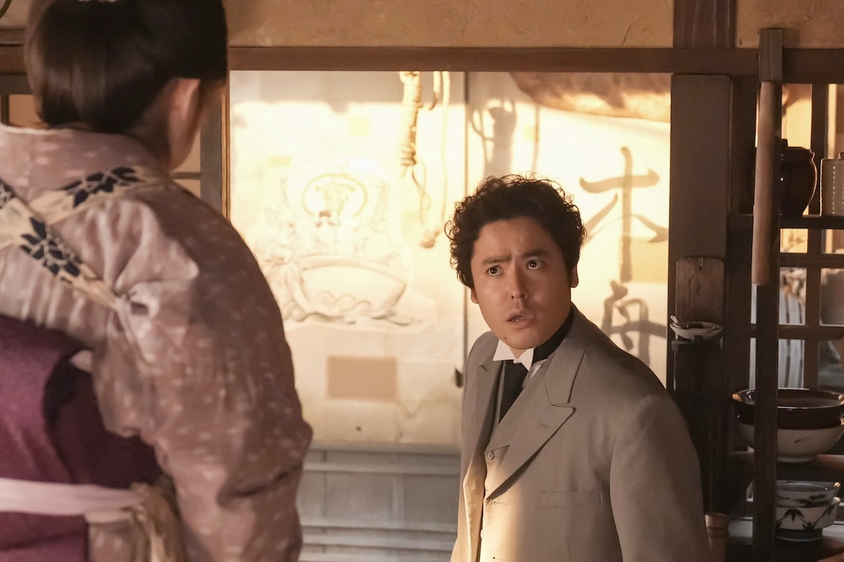 来週の『ばけばけ』“ヘブン”トミー・バストウ、ついに初登校　“トキ”高石あかりのもとには怪しい人影