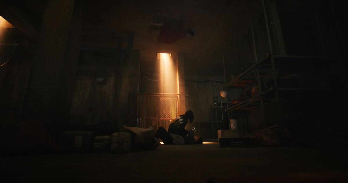 韓国発ホラー『層間騒音』恐怖の団地にはびこる不穏なアイテム・人物カットが一挙解禁