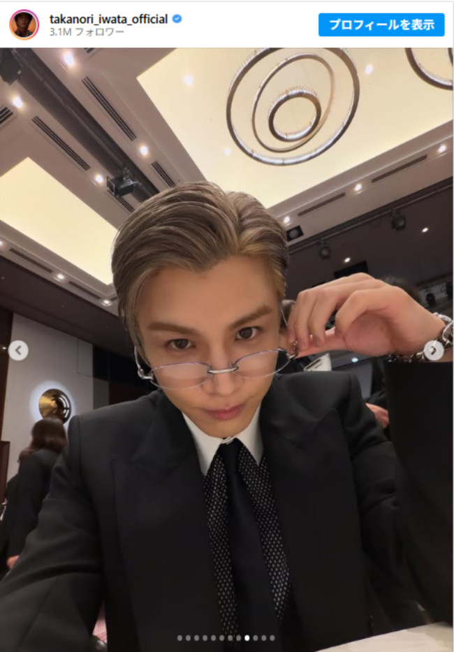 写真）岩田剛典、金髪×メガネ姿でレッドカーペットに降臨！ オフ