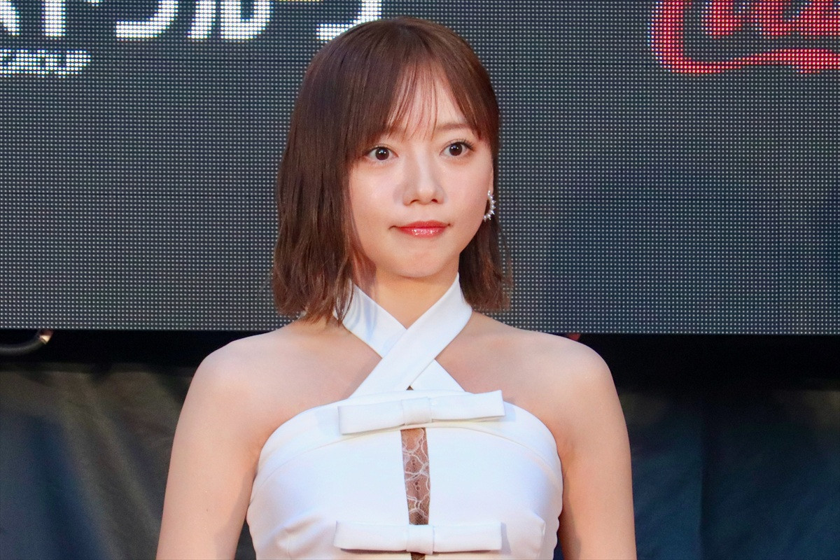 「第38回東京国際映画祭」オープニングレッドカーペットに登場した齊藤京子
