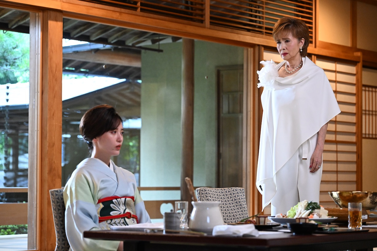 『終幕のロンド』第7話 “鳥飼”草なぎ剛たちが“こはる”風吹ジュンの“最後のお誕生日”を祝福