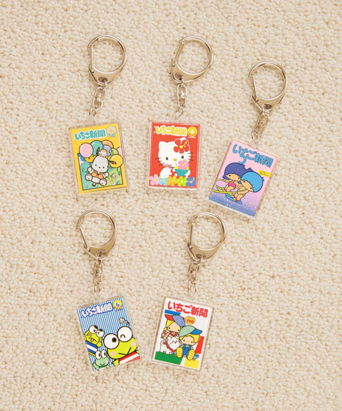 251110「いちご新聞」×「ローリーズファーム」