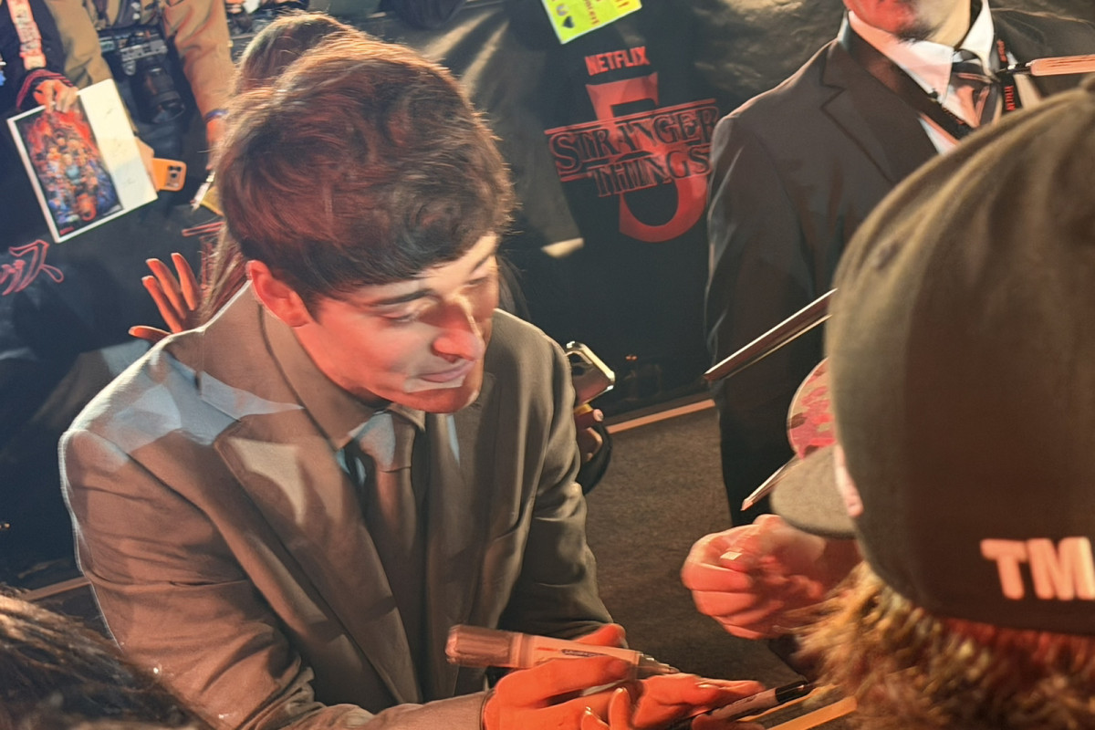 『ストレンジャー・シングス』ファン2000人が熱狂！　来日したキャスト＆ダファー兄弟が神ファンサ