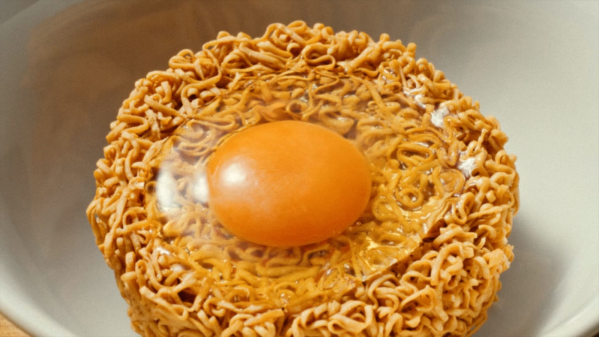 timelesz・橋本将生＆猪俣周杜＆篠塚大輝が「チキンラーメン」のひよこに！　新CM、本日OA開始　来年の抱負も語る