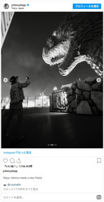 8年半ぶりに来日したジョニー・デップ、ゴジラと対面　※「ジョニー・デップ」インスタグラム