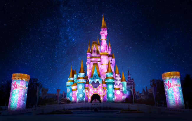 写真）TDL、シンデレラ城が“ミニーの世界観”に包まれる！ 夜の環境演出
