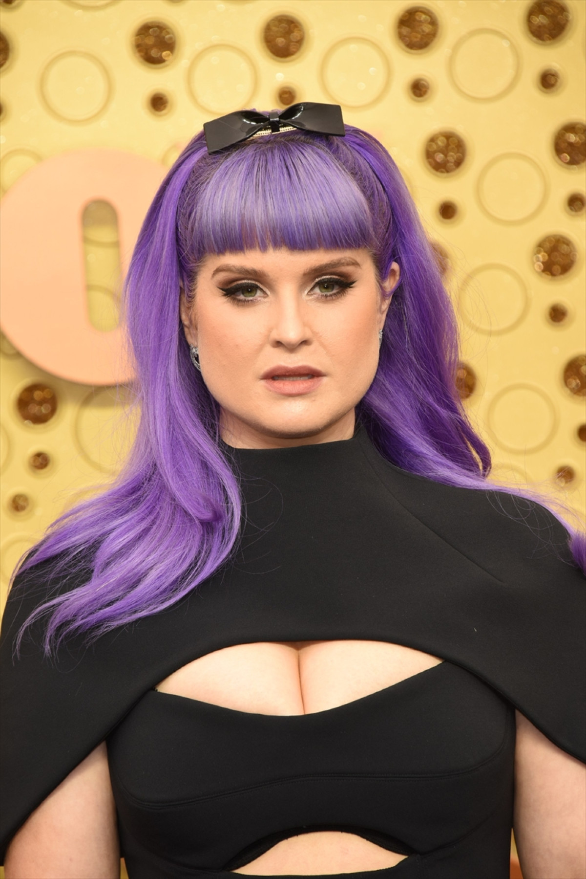 父の死で激やせしたケリー・オズボーン、批判の声に怒りの反論