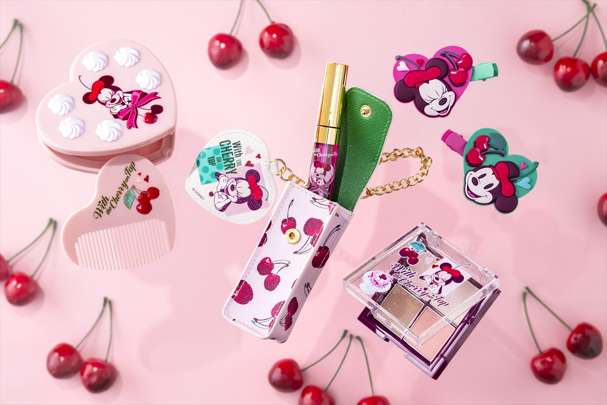 20251223_ケーキにさくらんぼを飾るミニーマウスがデザインされた大人かわいいグッズ