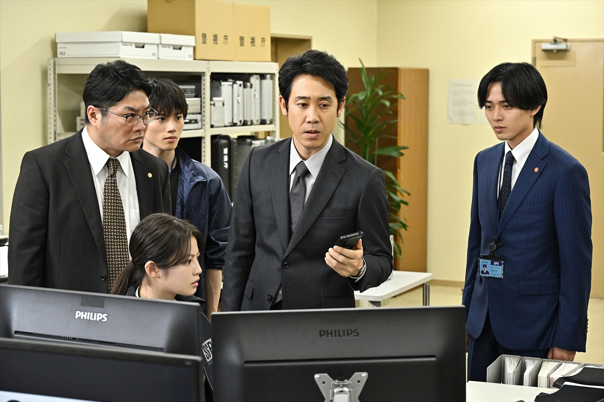 福山雅治×大泉洋『ラストマン』SP今夜放送！　東京爆破予告＆テレビスタジオ立てこもり事件に無敵のバディが挑む