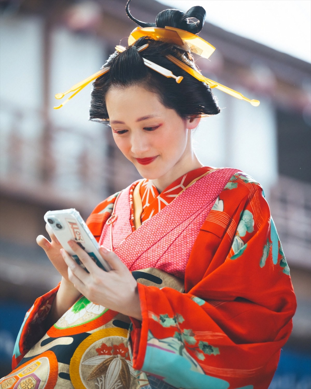 綾瀬はるか、大河ドラマ『べらぼう』語りだけでなく出演も！　九郎助稲荷役で花魁はじめ様々な姿で登場