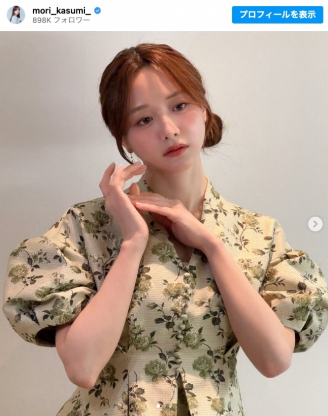 森香澄、華やかワンピースドレス姿を披露
