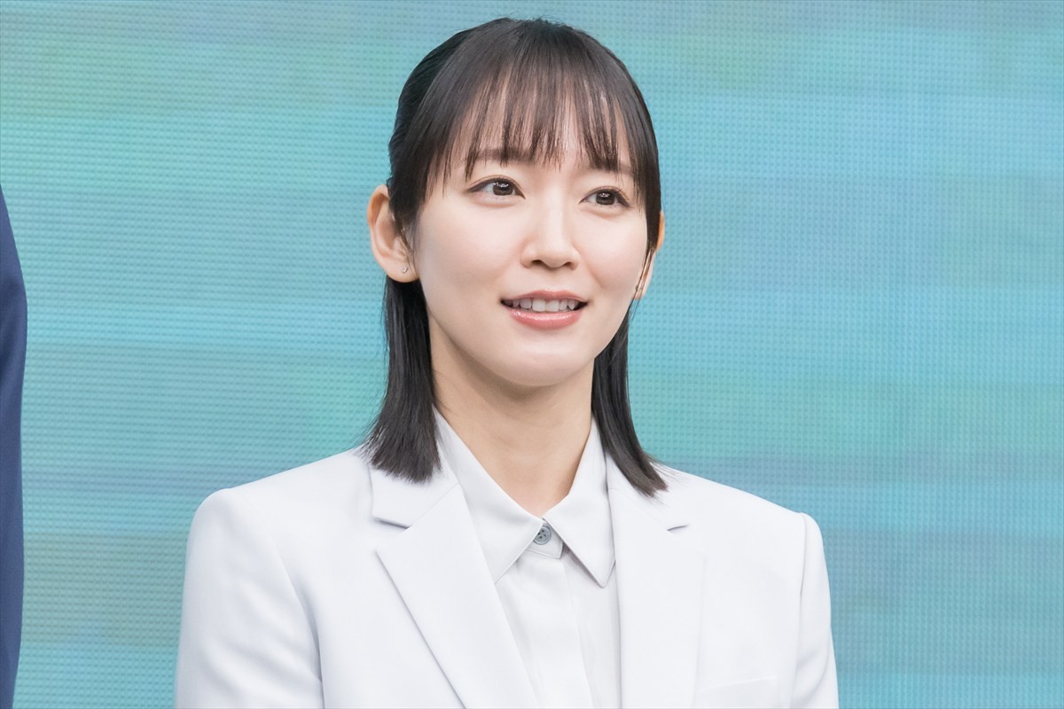 松坂桃李＆吉岡里帆、生徒役・奥平大兼の暴露に「見られてる（笑）」「恥ずかしい」