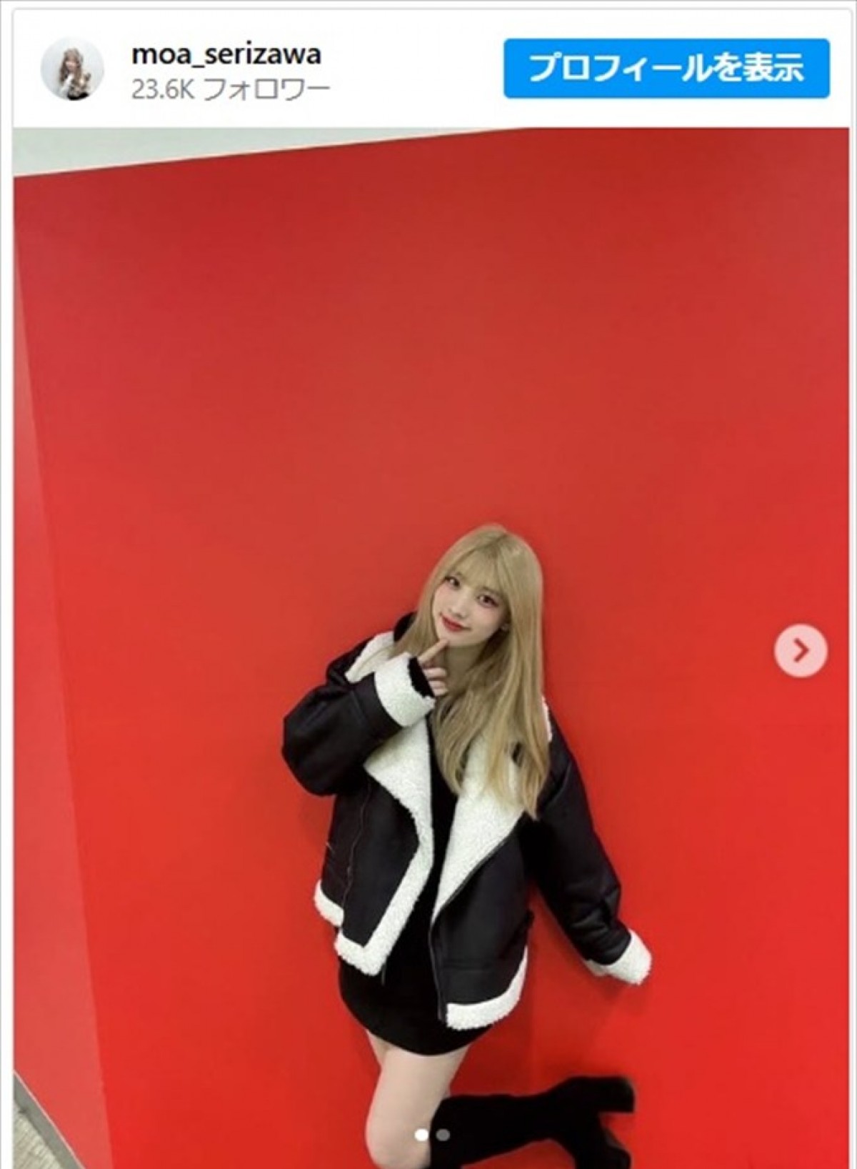 芹澤もあの黒コーデが超かわいい　※「芹澤もあ」インスタグラム