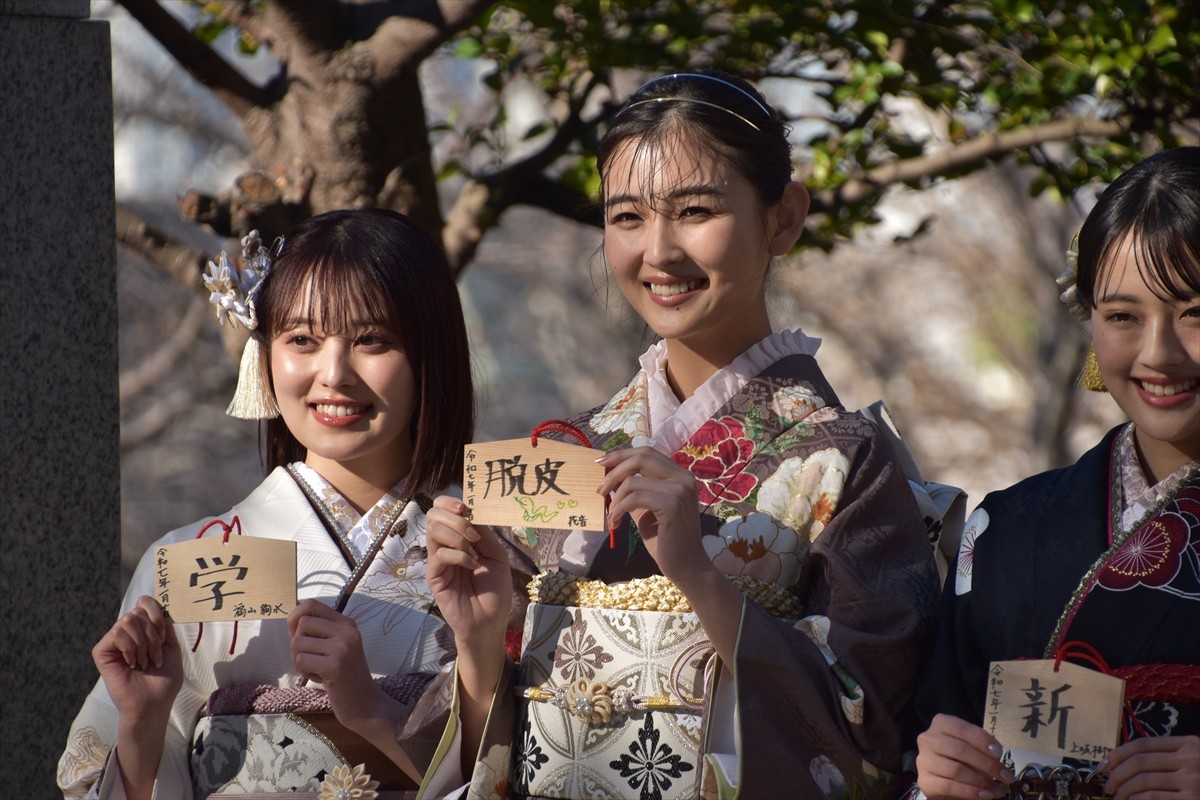 高石あかり、4日に1回のコンビニスイーツがご褒美　2025年は「華を咲かせる年」に