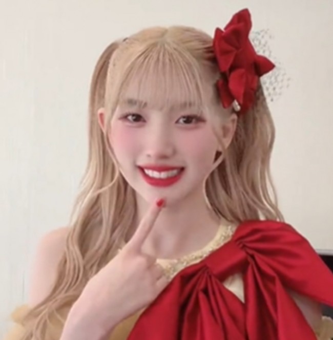 芹澤もあ、アイドル衣装姿　※「芹澤もあ」TikTok
