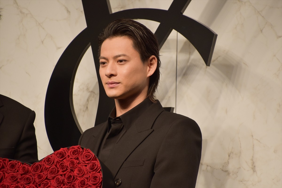 平野紫耀、イヴ・サンローラン・ボーテのアンバサダー就任　新CMは「すごく恥ずかしかった」セリフに注目