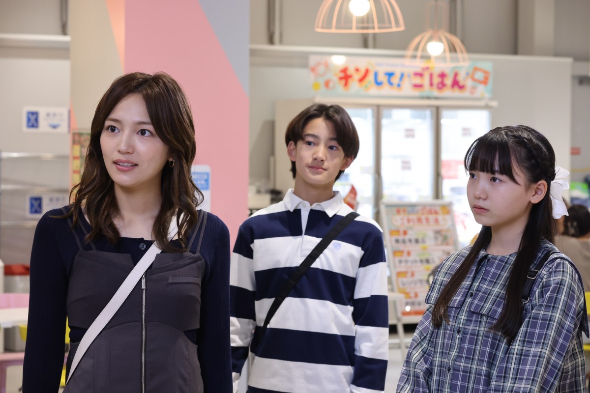 『アンサンブル』“真戸原”松村北斗、“瀬奈”川口春奈を後ろから支える　「ほぼバックハグ」「ドキドキ」と反響