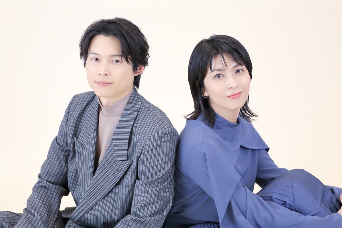 (左から)松村北斗、松たか子