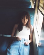 上白石萌歌写真集『charm charm』より