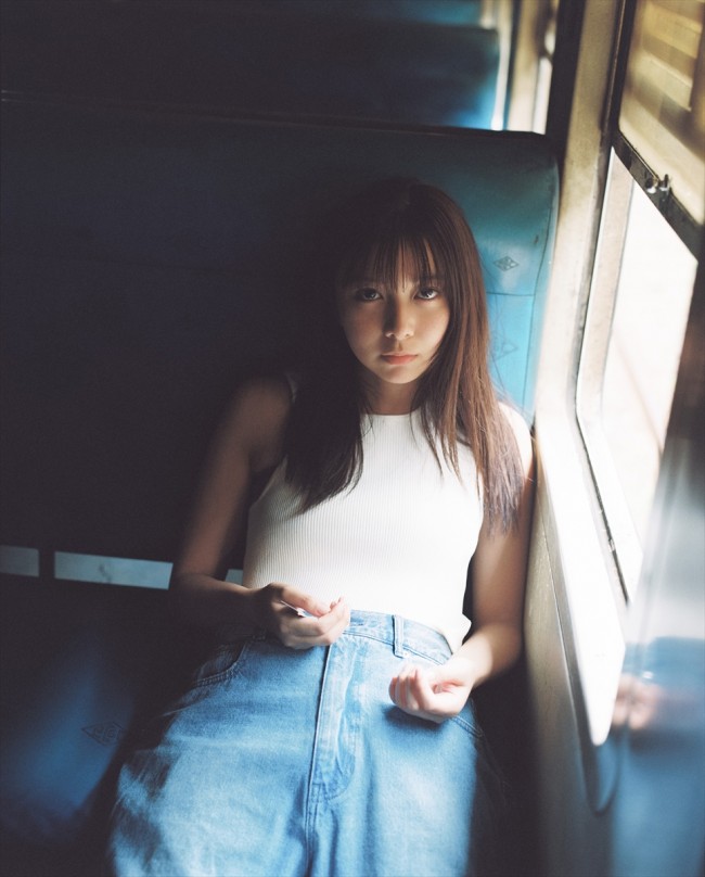 上白石萌歌写真集『charm charm』より