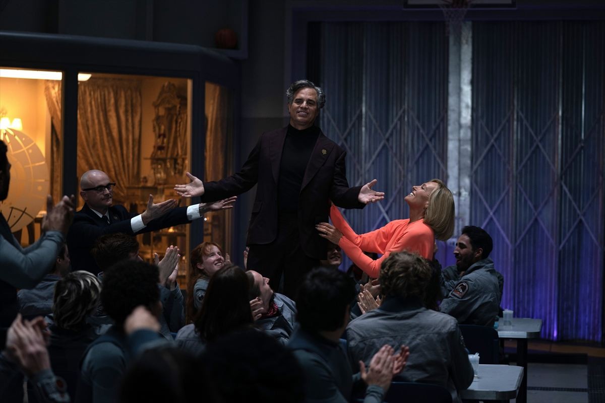 ポン・ジュノ監督最新作『ミッキー17』日本版予告解禁　使い捨てワーカーvsブラック企業の権力者！