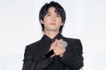 佐野勇斗、劇場版『トリリオンゲーム』初日舞台挨拶に登場