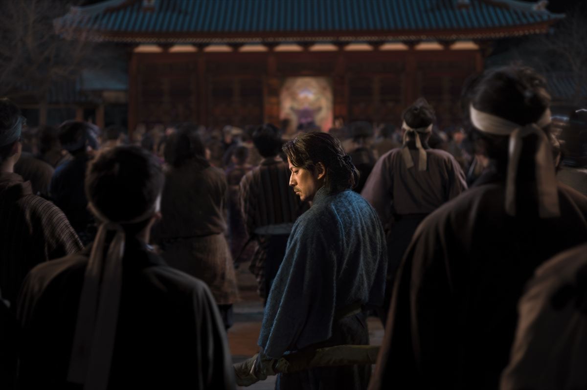 岡田准一主演・Netflix『イクサガミ』、藤崎ゆみあ・染谷将太・二宮和也ら豪華14名キャスト発表　配信は今年11月に