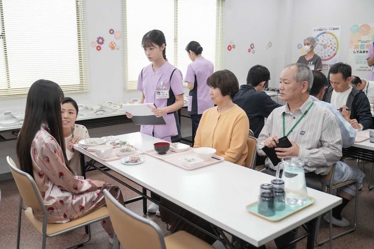 明日の『おむすび』“聖人”北村有起哉、オシャレをして出かける“愛子”麻生久美子を見送る