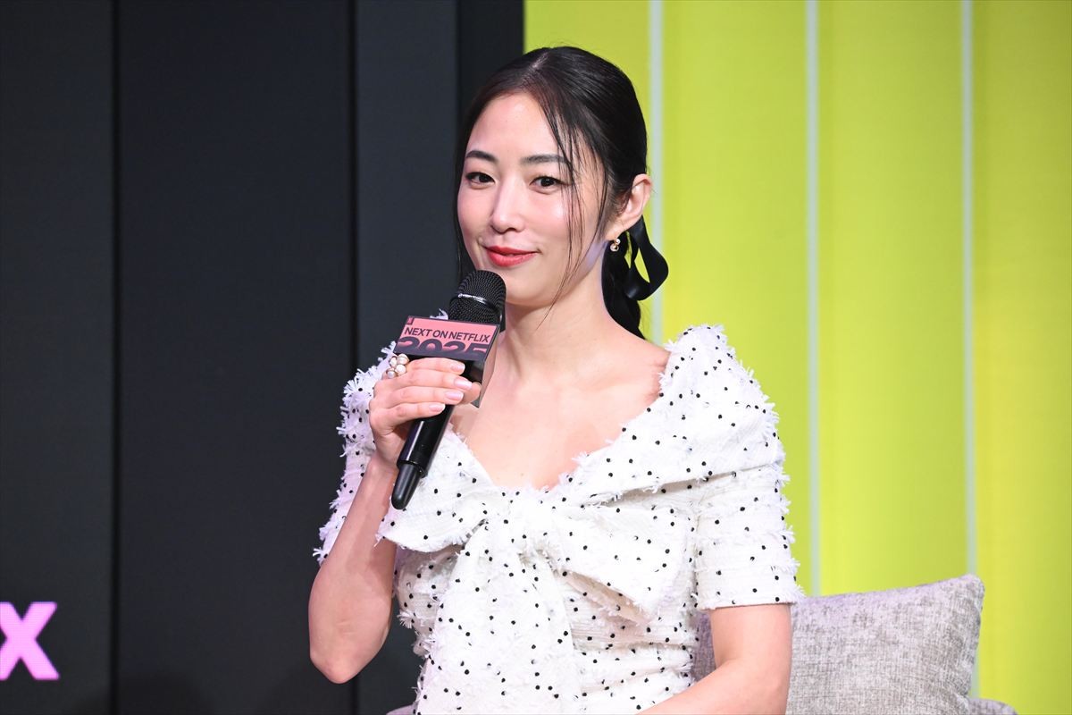 小泉今日子×令和ロマンの新恋リアに佐久間宣行「罵倒村」も！　ネトフリ2025年アンスクリプテッド作品ラインナップ発表