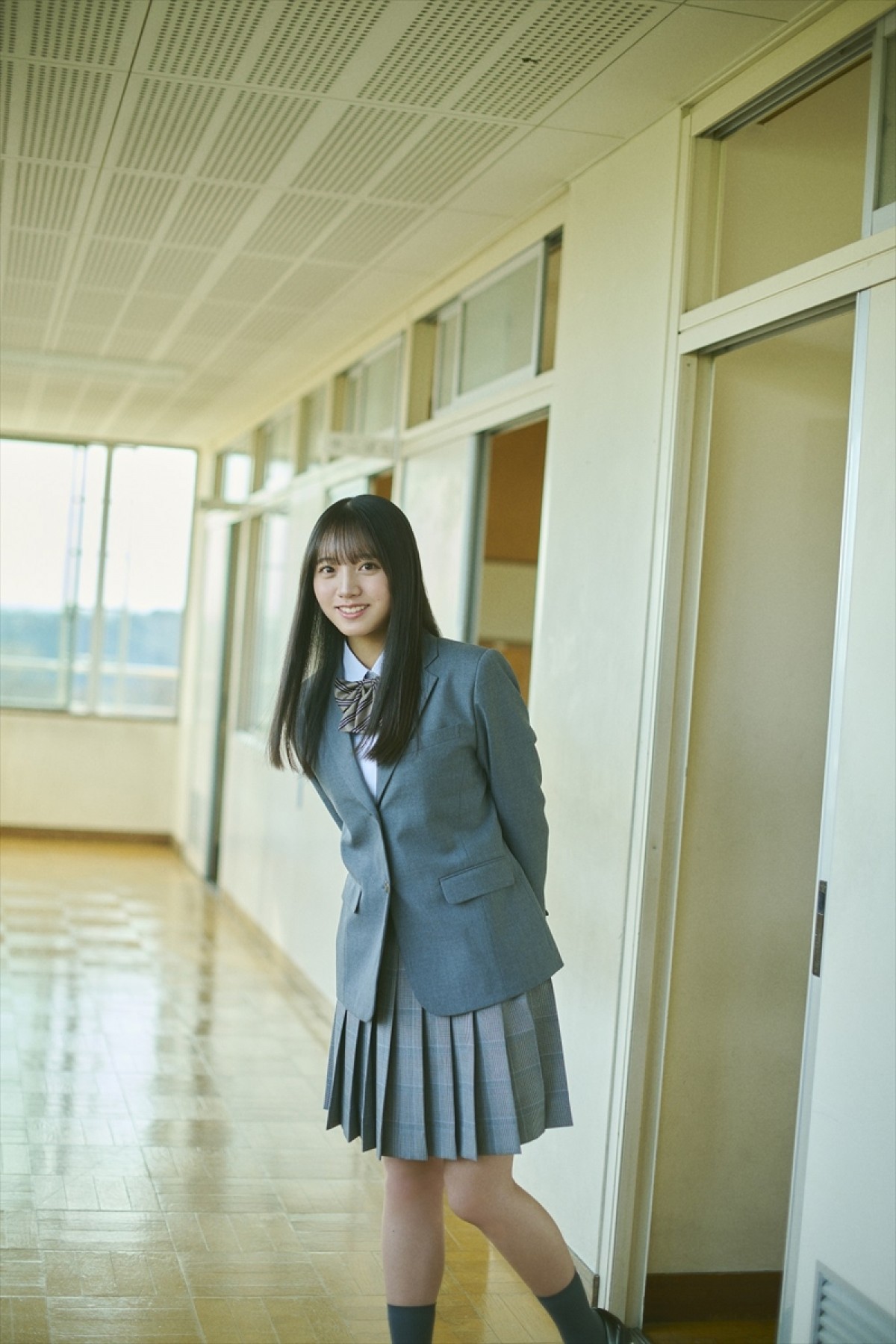 乃木坂46・6期生、海邉朱莉＆長嶋凛桜、撮り下ろし写真＆手書きプロフィール公開