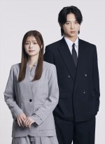 ドラマ『復讐カレシ～溺愛社長の顔にはウラがある～』ダブル主演（左から）紺野彩夏、鈴木仁