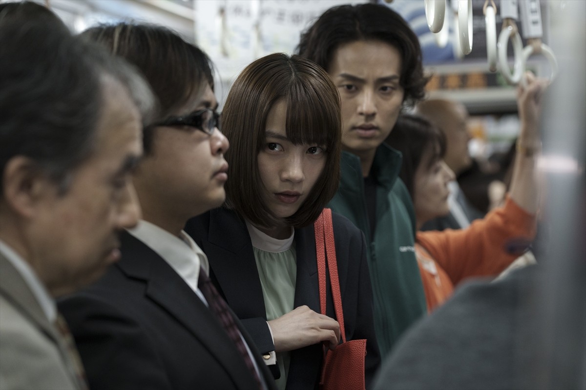 のん×藤ヶ谷太輔『幸せカナコの殺し屋生活』、齋藤飛鳥が1人13役に挑戦!?　カナコの心の声を伝えるキャラクターの声の正体解禁