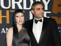 レディー・ガガ、約3億円のダイヤのリングをもらう前に草の葉でプロポーズされた！