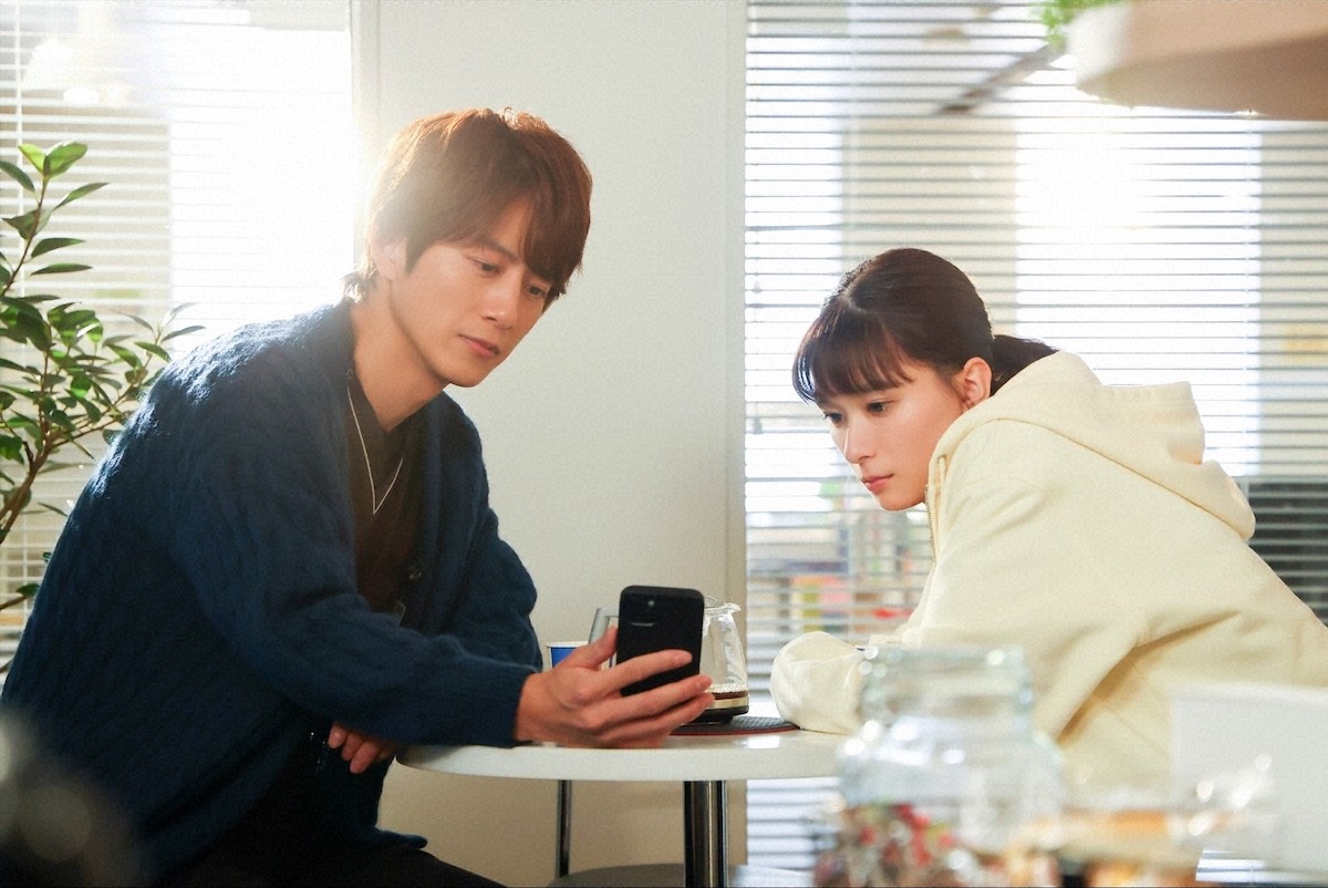 『まどか26歳』“城崎”佐藤隆太、“五十嵐”大西流星を熱烈ハグ　ネット感動「泣ける」「川藤先生に見えた」