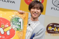 Snow Man・阿部亮平、不二家「ホームパイ」新ブランドキャラクター発表会に登場