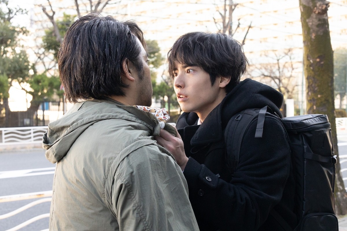 『相続探偵』第8話　“灰江”赤楚衛ニ、大学教授の隠し子の可能性がある青年“正樹”小林虎之介と対面
