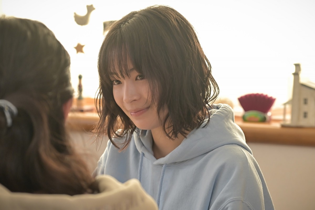 『クジャクのダンス、誰が見た？』第8話　“心麦”広瀬すず、刑事“赤沢”藤本隆宏に事件の見直しを求める