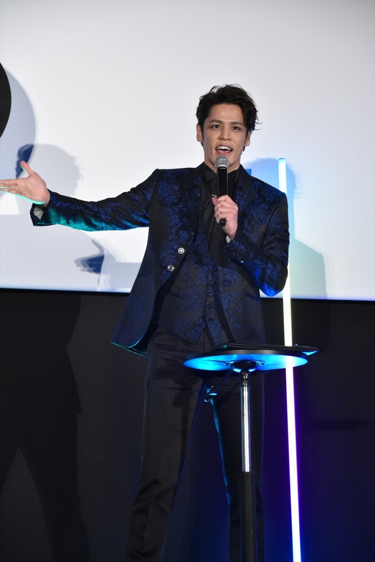 上白石萌歌、向井理の“座長っぷり”を絶賛「会うたびに拝みたくなる」
