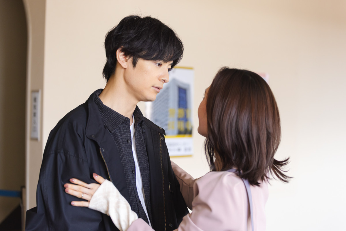 『魔物』第2話　“あやめ”麻生久美子＆“凍也”塩野瑛久、一線を越え許されない恋に堕ちて行く