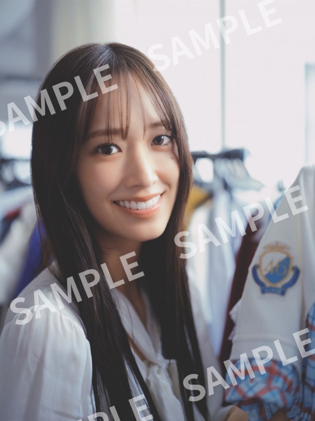 日向坂46・佐々木久美1st写真集『めくる日々』「6回目のひな誕祭」会場購入者限定特典折り目なしB3ポスタービジュアル
