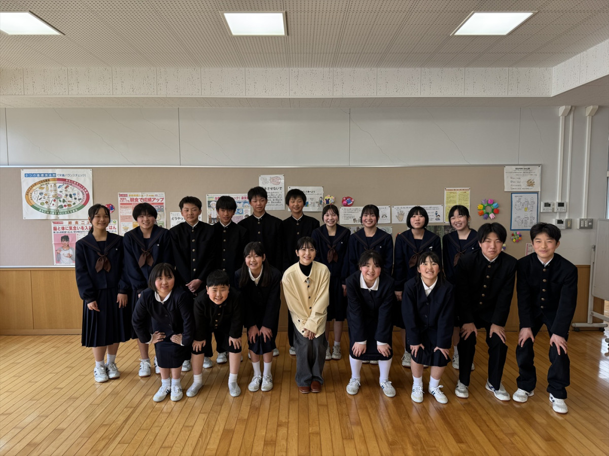 『24時間テレビ48』上田晋也、羽鳥慎一、水卜麻美が司会続投　浜辺美波がチャリティーパートナーに　Tシャツデザインは青山剛昌
