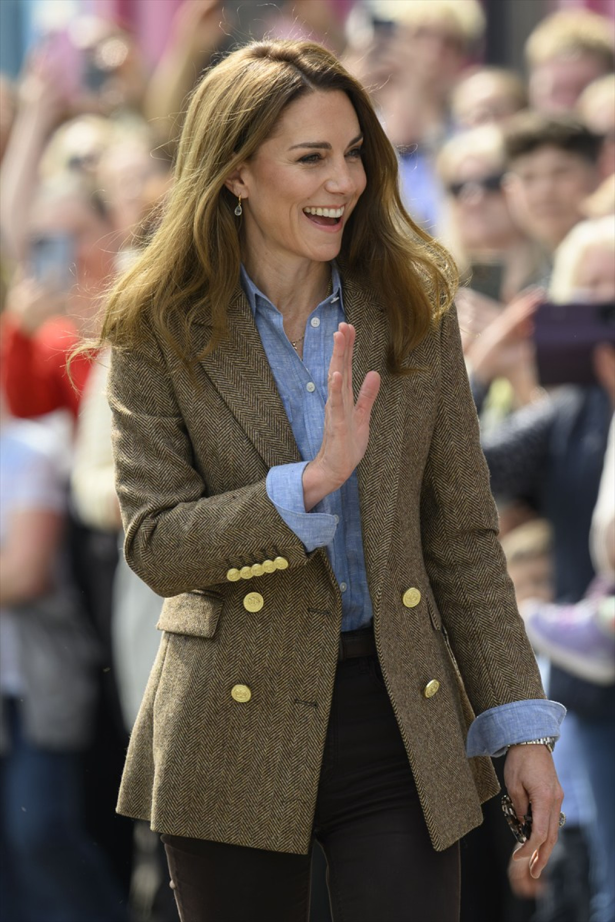 英キャサリン妃、明るく染めた新ヘアを披露　結婚記念日にウィリアム皇太子と思い出の地へ