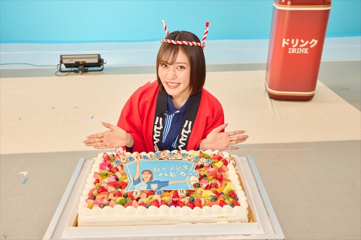 松山ケンイチ＆王林出演のローソン新CMが4.7放送開始、メイキング＆インタビュー到着　松山のりんごの木を育てる目標を王林が応援
