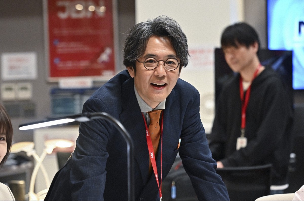 阿部寛が破天荒なキャスター役で日曜劇場に帰還！　社会派エンターテインメント『キャスター』今夜スタート