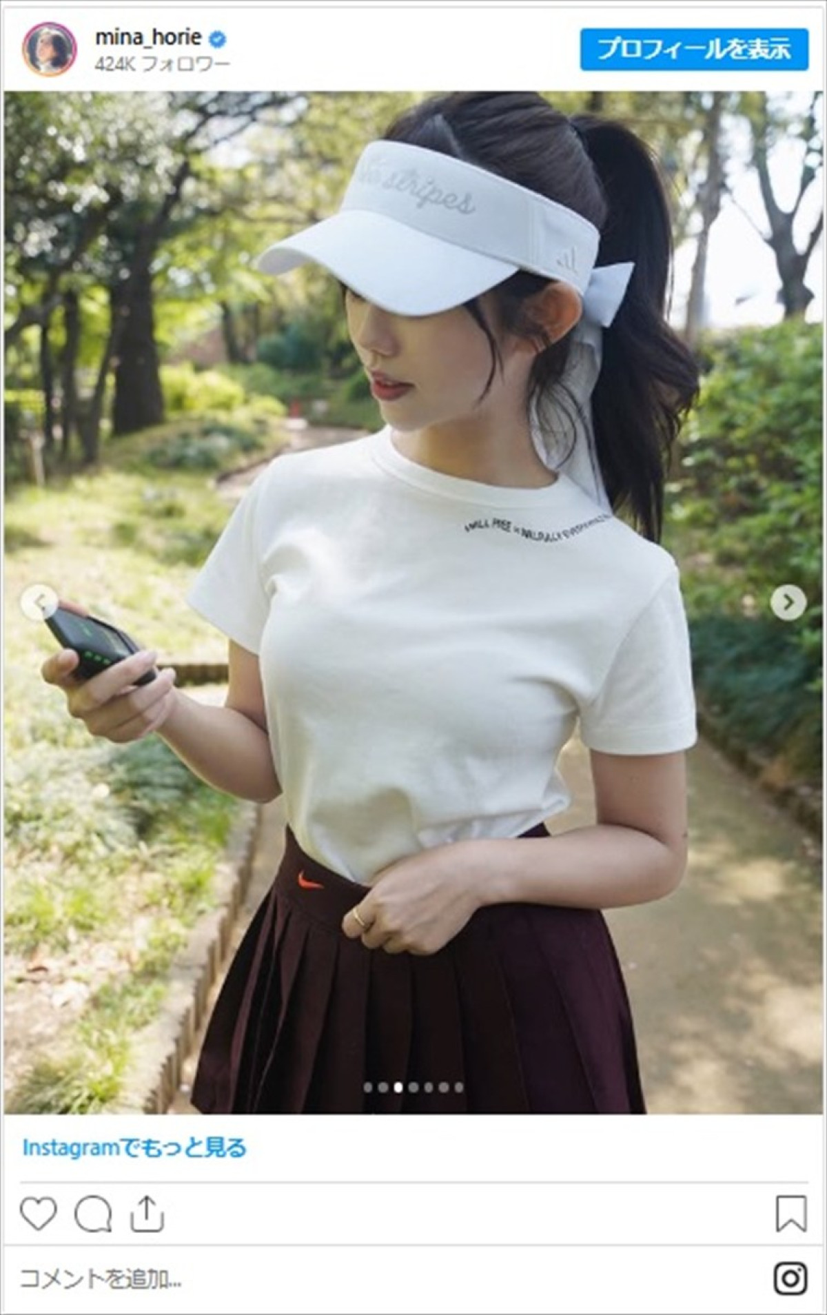 瓦割りで話題の日本一“強い”アナウンサー、美脚際立つミニスカゴルフウェアに「スタイル最高」「美しすぎるッ!!」